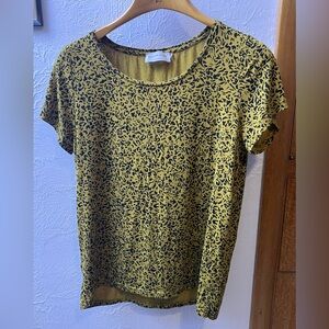 Patterned Short Sleeve Top in Black and Yellow